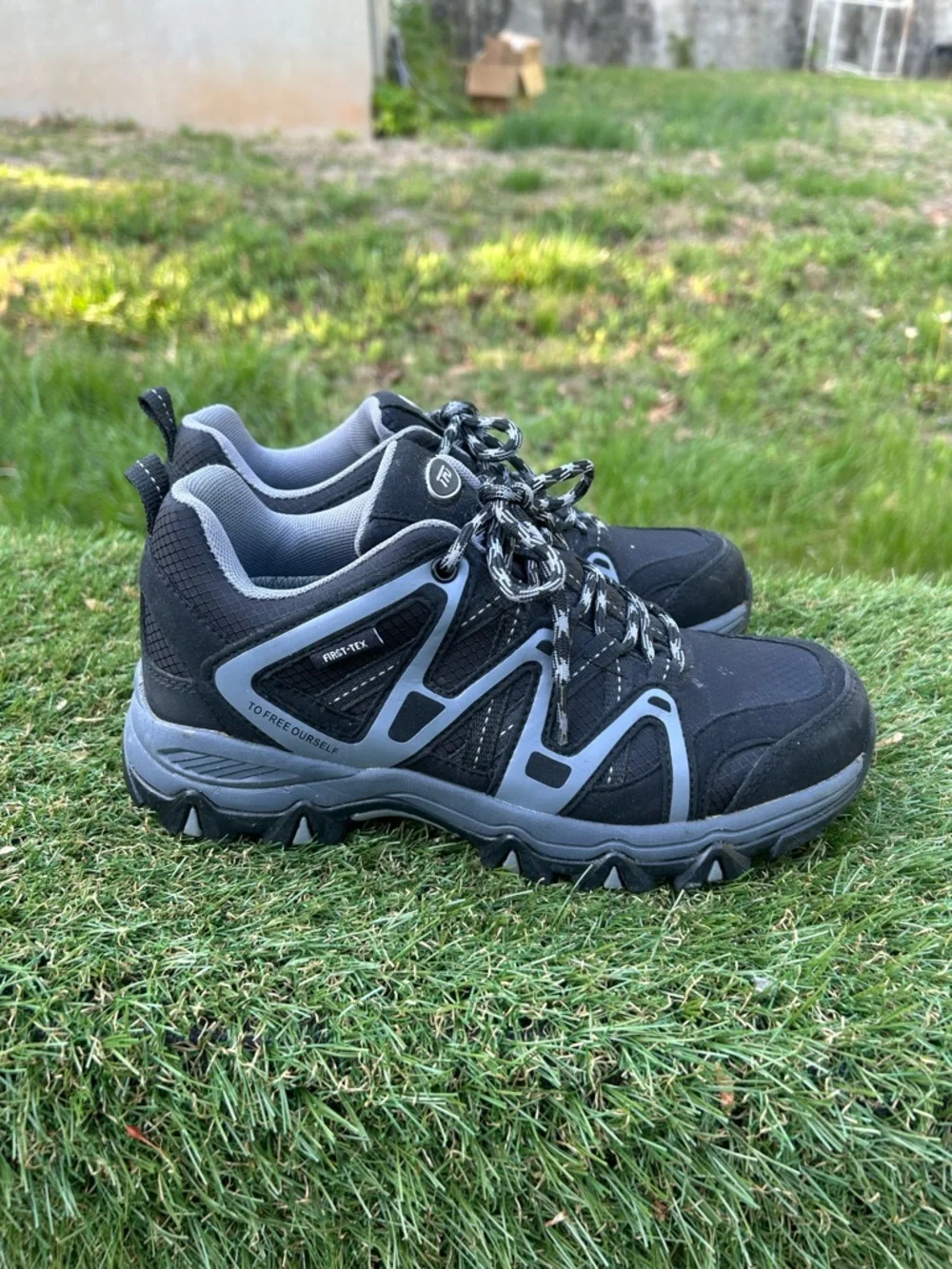 HI-TEC Men's V-LITE Wild-FIRE Low Waterproof Hiking Shoe,Men size 8